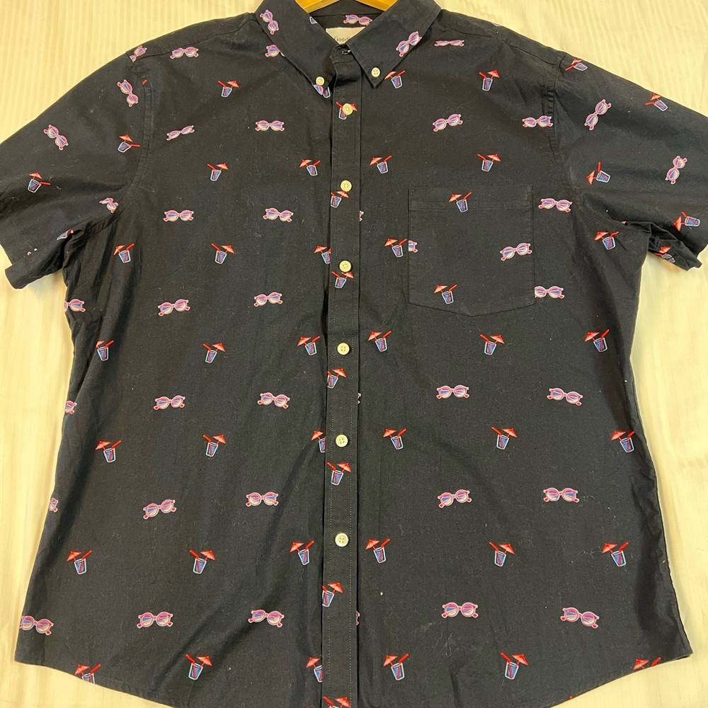 Goodfellow Men’s Size XL Slim Fit Short Sleeve Shirt; Sunglasses Mai Tai